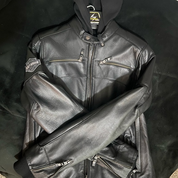 Genuine cowhide leather Harley Davidson motorcycle riding jacket - Picture 3 of 11